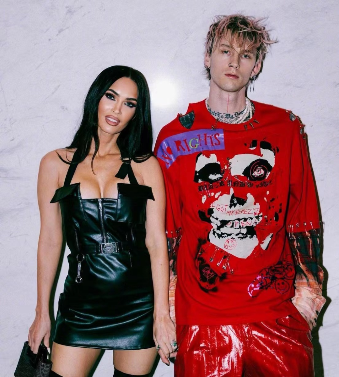 义乳cos、公然搞黄、互喝对方鲜血......rapper们追起星来都这么硬核的吗?! | 第22张 | 嘻哈中国 义乳cos、公然搞黄、互喝对方鲜血......rapper们追起星来都这么硬核的吗?! | 第22张