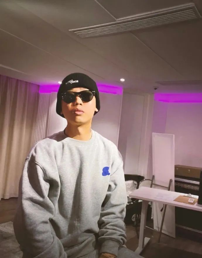 福克斯叫杨和苏“前夫”?MAI给GAI做Beat?说唱圈的Beef都是儿戏?? | 第14张 | 嘻哈中国 福克斯叫杨和苏“前夫”?MAI给GAI做Beat?说唱圈的Beef都是儿戏?? | 第14张