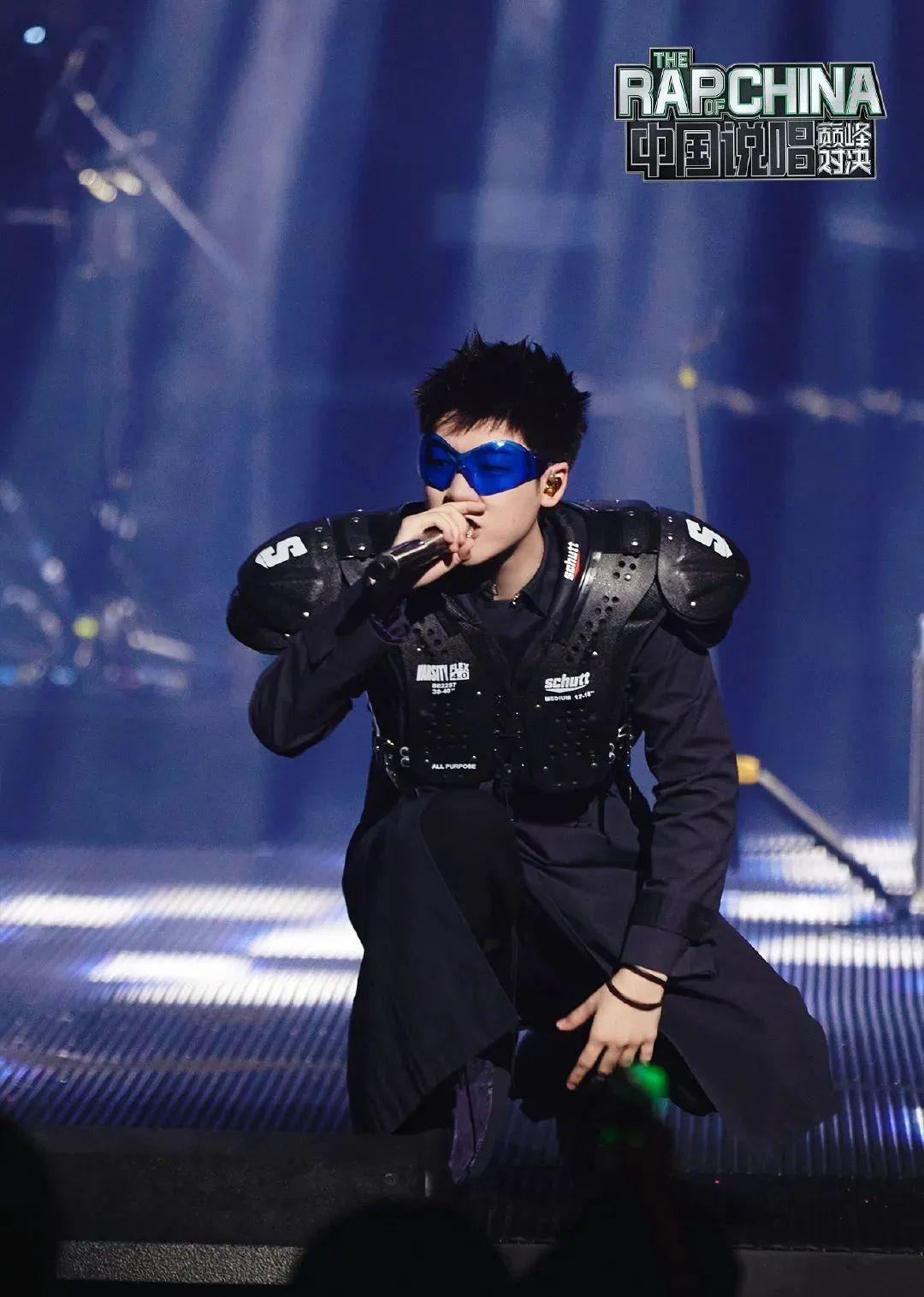 GAI演绎《威远故事》抱着王斯然痛哭!盛宇再度致敬CDC!这期没拉的?? | 第6张 | 嘻哈中国 GAI演绎《威远故事》抱着王斯然痛哭!盛宇再度致敬CDC!这期没拉的?? | 第6张