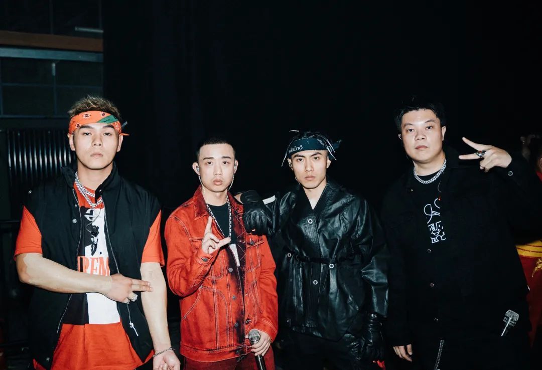 功夫胖感动落泪!刘聪、盛宇争相转发! 说唱圈最好的兄弟情! | 第1张 | 嘻哈中国 功夫胖感动落泪!刘聪、盛宇争相转发! 说唱圈最好的兄弟情! | 第1张