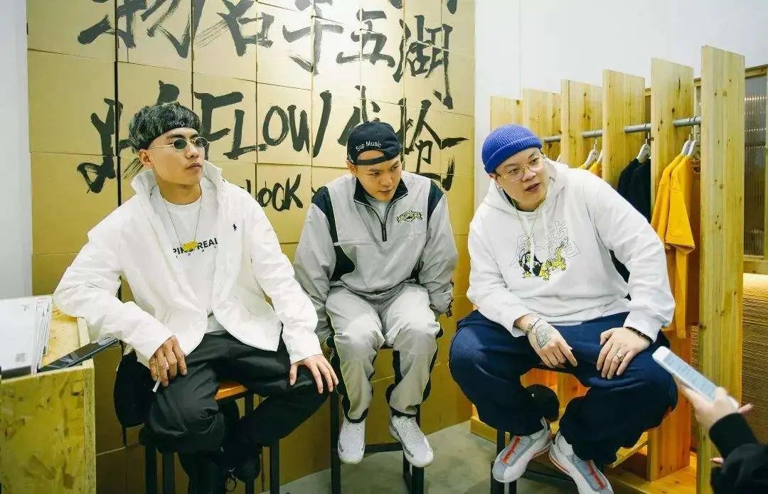 功夫胖感动落泪!刘聪、盛宇争相转发! 说唱圈最好的兄弟情! | 第12张 | 嘻哈中国 功夫胖感动落泪!刘聪、盛宇争相转发! 说唱圈最好的兄弟情! | 第12张