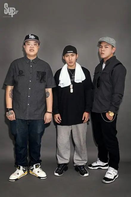 功夫胖感动落泪!刘聪、盛宇争相转发! 说唱圈最好的兄弟情! | 第11张 | 嘻哈中国 功夫胖感动落泪!刘聪、盛宇争相转发! 说唱圈最好的兄弟情! | 第11张