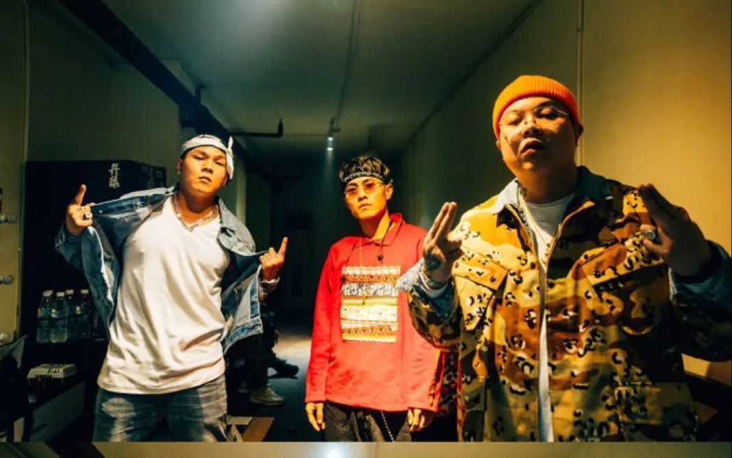 功夫胖感动落泪!刘聪、盛宇争相转发! 说唱圈最好的兄弟情! | 第14张 | 嘻哈中国 功夫胖感动落泪!刘聪、盛宇争相转发! 说唱圈最好的兄弟情! | 第14张