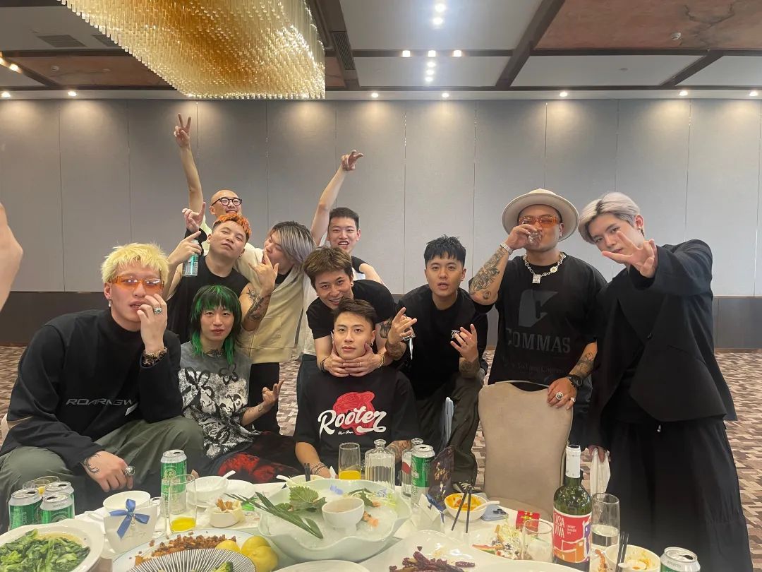 KnowKnow、Feezy、连麻扎堆结婚，说唱圈迎来结婚潮？ | 第10张