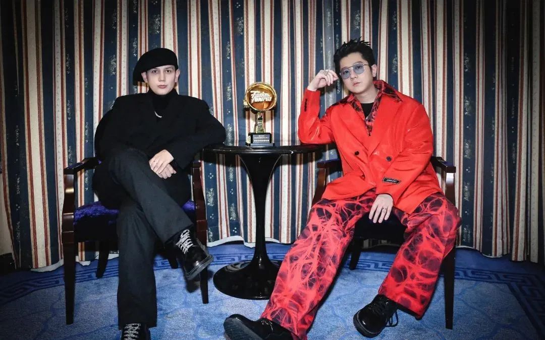 艾热和王以太巡演票价799?姜云升粉丝这次选择碰瓷艾福杰尼!! | 第8张 | 嘻哈中国 艾热和王以太巡演票价799?姜云升粉丝这次选择碰瓷艾福杰尼!! | 第8张