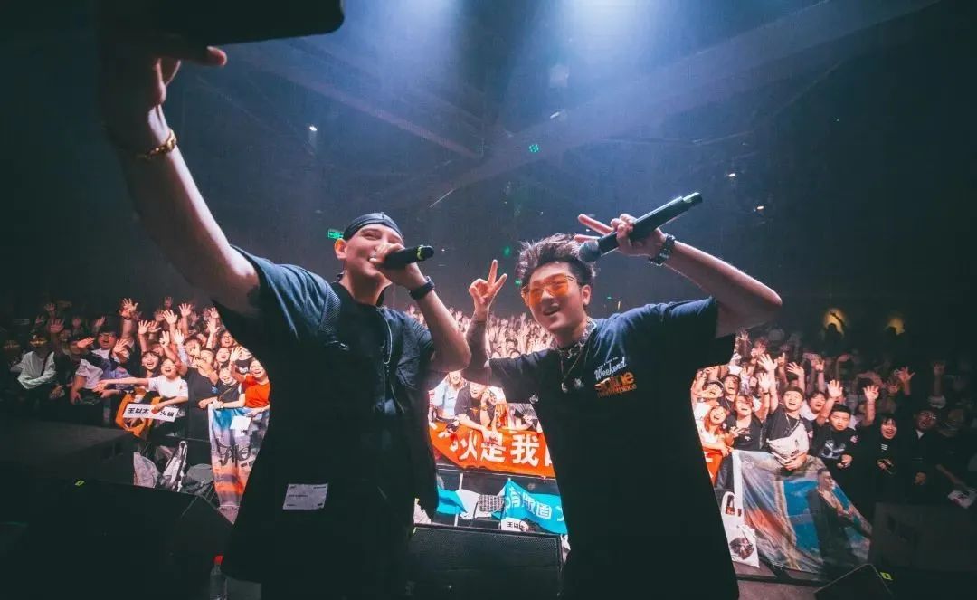 艾热和王以太巡演票价799?姜云升粉丝这次选择碰瓷艾福杰尼!! | 第12张 | 嘻哈中国 艾热和王以太巡演票价799?姜云升粉丝这次选择碰瓷艾福杰尼!! | 第12张