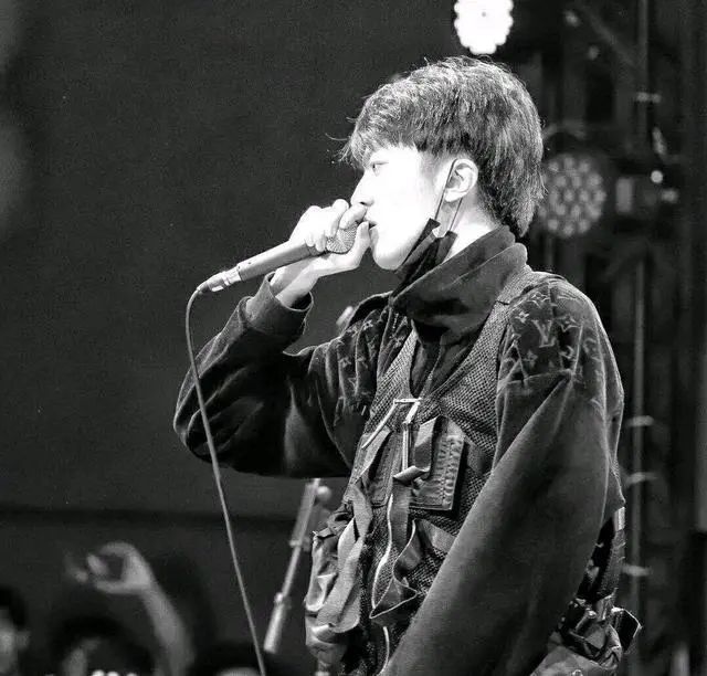 艾热和王以太巡演票价799?姜云升粉丝这次选择碰瓷艾福杰尼!! | 第15张 | 嘻哈中国 艾热和王以太巡演票价799?姜云升粉丝这次选择碰瓷艾福杰尼!! | 第15张