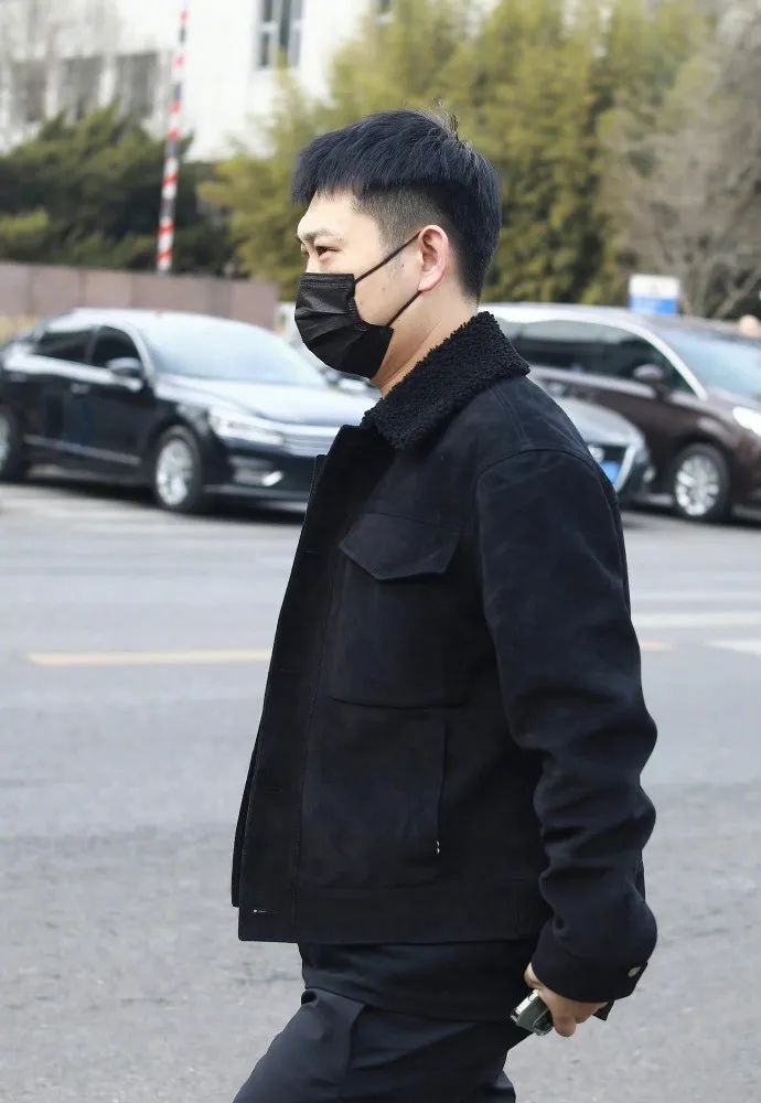 艾热和老舅现身春晚彩排!春晚对于Rapper有什么意义?? | 第2张 | 嘻哈中国 艾热和老舅现身春晚彩排!春晚对于Rapper有什么意义?? | 第2张