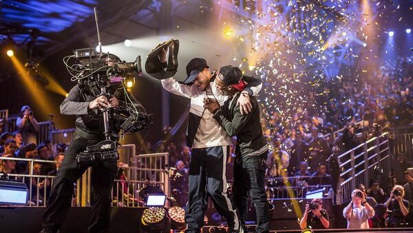 红牛街舞大赛Red Bull BC ONE 总决赛结束 荷兰Menno得冠