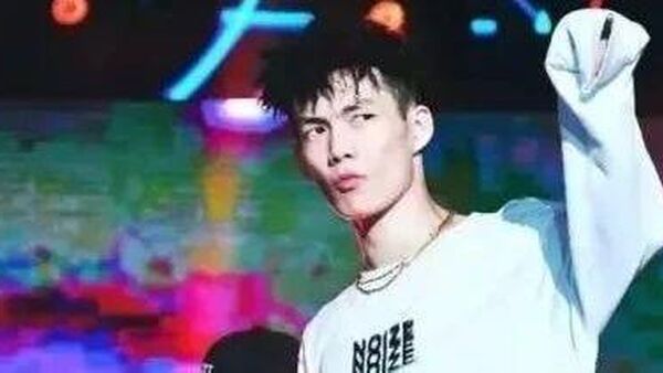 贝贝:我没欠任何人,也别说没有他就没有HHH