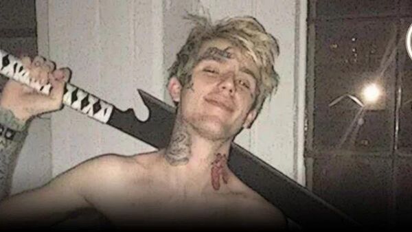 除了XXXTentacion,Lil Peep也是一个你会后悔自己没有早点粉他的rapper!