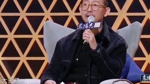 丁太升对乃万说,“你的说唱能力比VAVA强太多了”