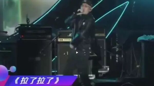 马思唯在歌里回应说他拉了的听众:我演梅赛德斯中心门票照样一秒卖光