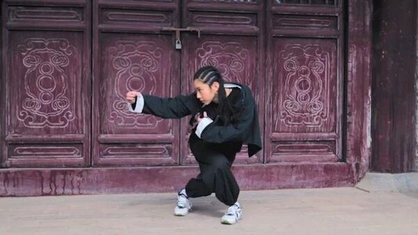 日本天才少女将中国武术醉拳融入街舞,帅得不要不要的!