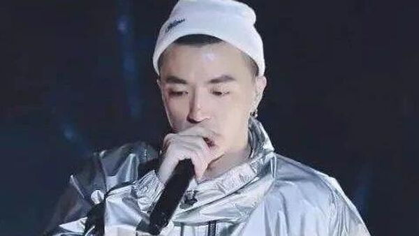 JonyJ求婚之后,关于他的有些故事是时候说了...