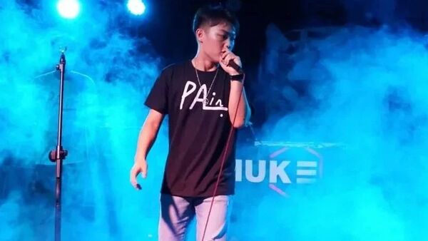 他不想做蛋堡、小老虎那样的说唱诗人，他要做说唱作家