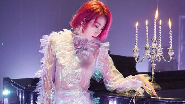 乃万已走上主流，但公司还在地下