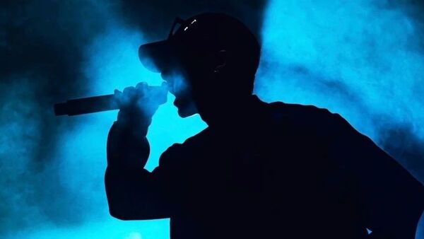 你认为只会唱情歌rap的他不仅加入了南京最有实力的厂牌，还准备进军偶像界了！