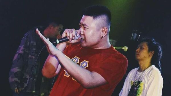 刘悦Spam 他是丹镇北京的制作人 也是将“中国风”玩出新花样的硬核说唱歌手