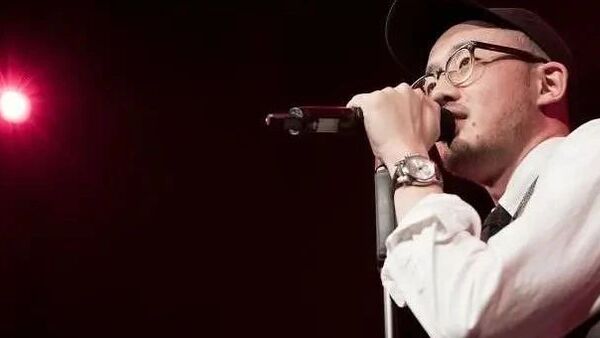 他是中文爵士说唱的代表人物,有嘻哈前就获得主流大奖,如今为何只想当个程序员?