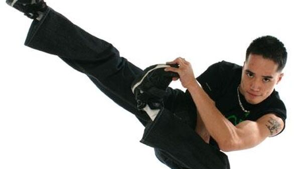 【Breaking教学】Bboy Dyzee告诉你什么是The Brooklyn Rock 布鲁克林区摇滚步