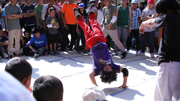 街舞教学：7种练腰方法