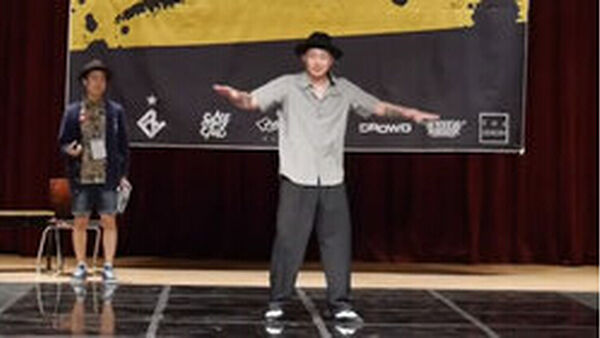 Crazy Kyo – Are U Ready Track.06 裁判表演