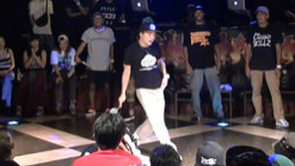 黄景行、 Niki、 Marvin & Orb – Hook Up 裁判表演