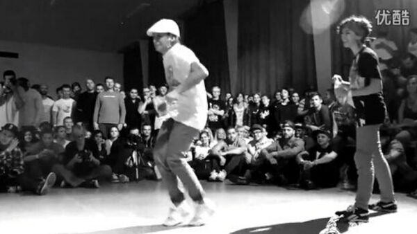 BATTLE OF THE YEAR 2014 Bgirl 2v2 Battle 街舞视频剪辑