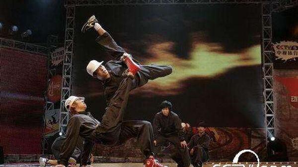 CCTV5街舞纪录片《在汗水中嗨》完整视频