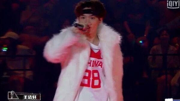 王浩轩的暴扣烂梗,到底还要再炒作几年