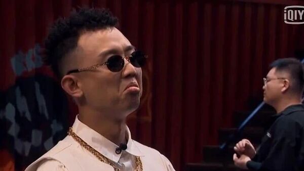 一集新说唱化解N个Beef,李尔新又一次被打上马赛克,每位导师可选10名战队成员!