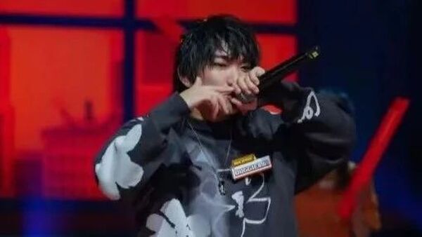 什么情况？正在参加青你3的Doggie和他老板在微博吵起来了，还上了热搜！