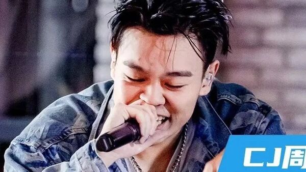 《说唱新世代》的综艺之王、著名高抬腿表演艺术家周密，是如何跨上央视的？