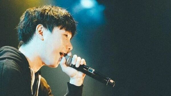 光光直接退出FreeOut!终于发文回应此前被曝出的信息量极大的丑闻!