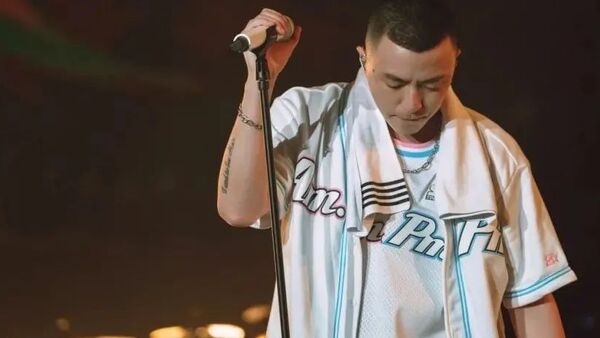 Jony J联名T恤被骂割韭菜，rapper的潮牌中有“黑店”吗？