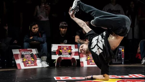 Breaking舞者为什么叫B-Boy B-Girl而不是Breakdancer