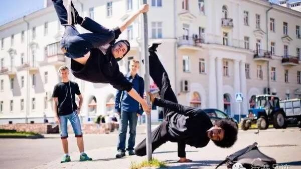 在没有街舞的环境里坚持街舞有多难!