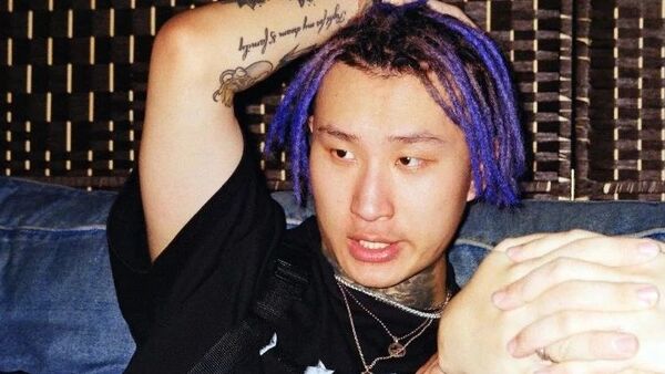 Buzzy连发多条微博怒怼福克斯,并解释了退出活死人的真实原因