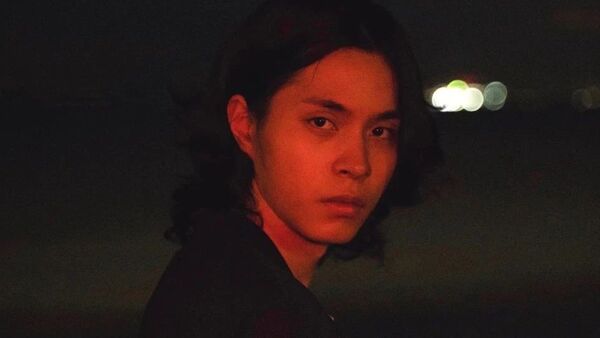 愚月 一个月连续登台四场音乐节，这个差点成为音乐老师的00后，被称为新世代中最浪漫的rapper！