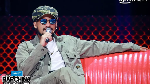 看了《中国新说唱》第一期,没想到最严格的换成了吴亦凡...