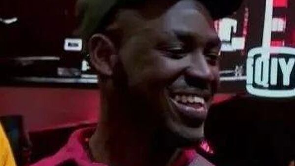 嘿人李逵 肤色异于常人的“成都”说唱歌手