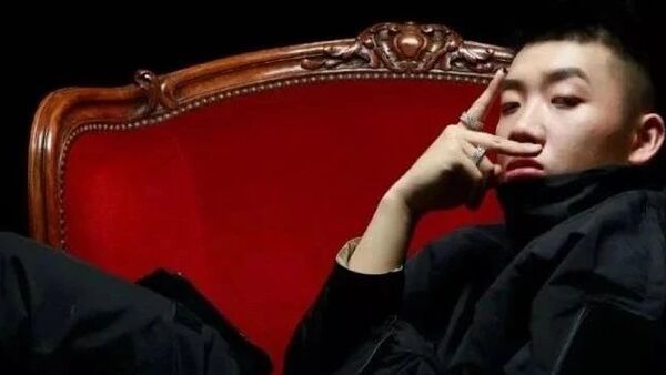 要把杨和苏锤成下一个福克斯？低调组合官方后援会连怼杨和苏！