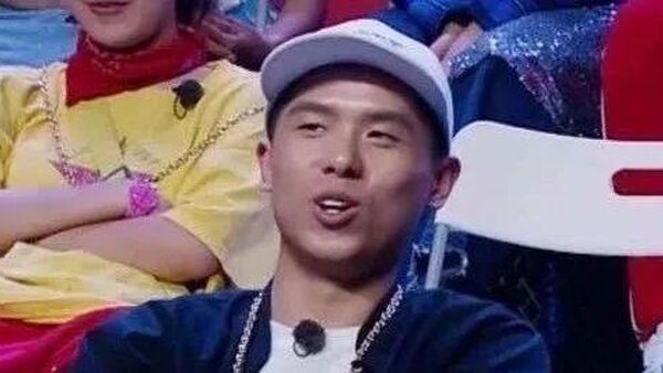 因为一首一年前的歌,法老被饭圈女孩儿疯狂Diss了