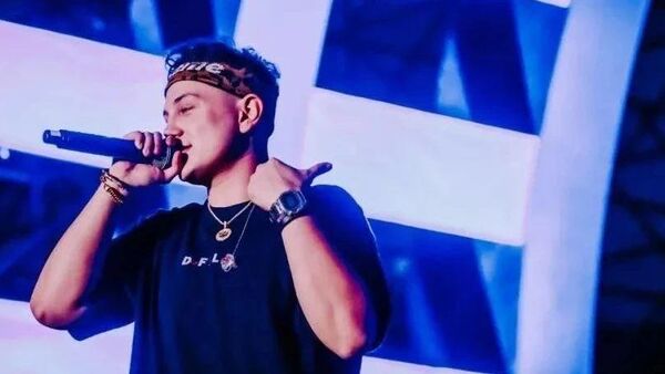 夺冠一年,艾热始终坚持用音乐传递正能量