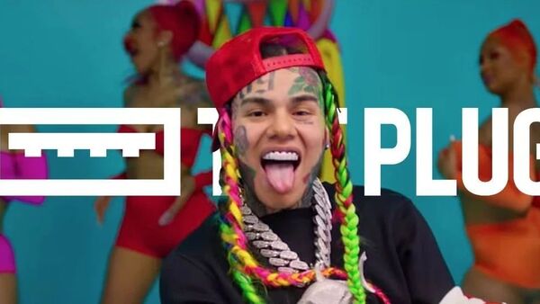 冲完狗爷冲A妹，冲完比伯冲B榜，6ix9ine不愧是‘猛男’！