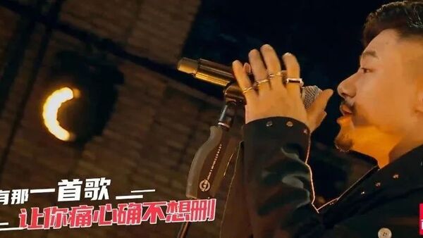 《说唱新世代》播了五期还在1V1，导演严敏：让子弹飞一会。