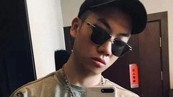 杨和苏穿假鞋成了饭圈新的黑点