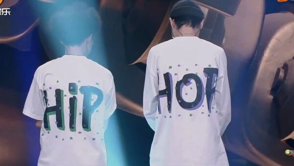 张昊、刘柄鑫《楼梯》唱的是所有说唱歌手的故事
