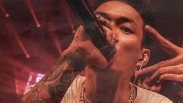 贝贝的口碑正以肉眼可见的速度滑落，究竟是赖他自己还是有人在背地里搞他？